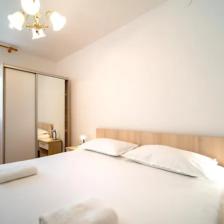 With Parking Space Lopar, Rab - 24754 Appartamento *